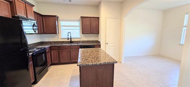 Building Photo - 2118 Sable Wood Dr