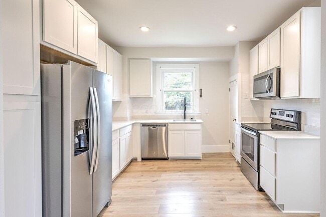 Building Photo - 291 S Main St