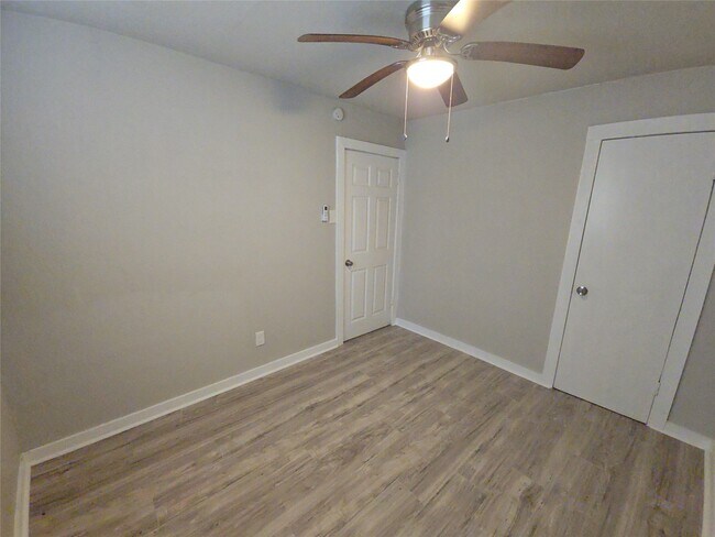 Building Photo - 3335 Tuam St