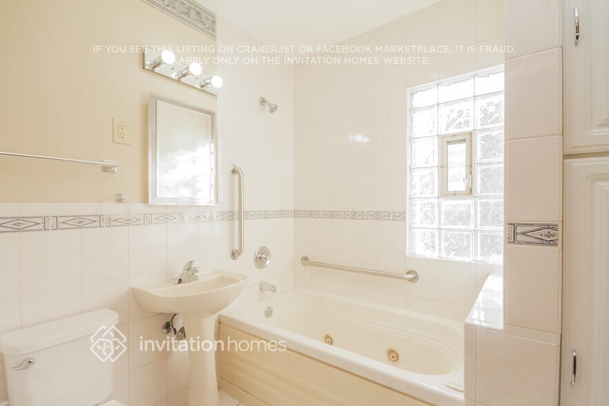 Building Photo - 1102 Lathrop Ave