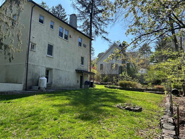 Building Photo - 56 Clubhouse Rd
