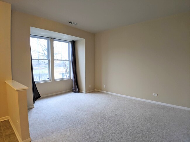 Building Photo - 2221 S Crambourne Way