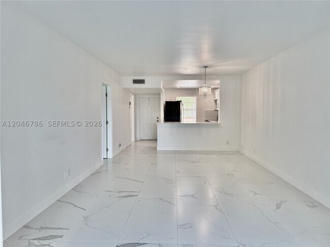Building Photo - 14790 Bonaire Blvd
