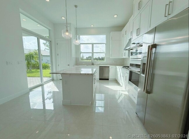 Building Photo - 5066 Lido Key Ln