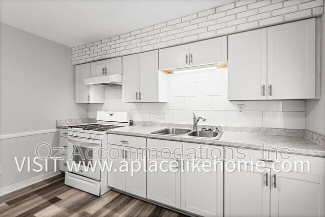 Building Photo - 3609 W 47th St