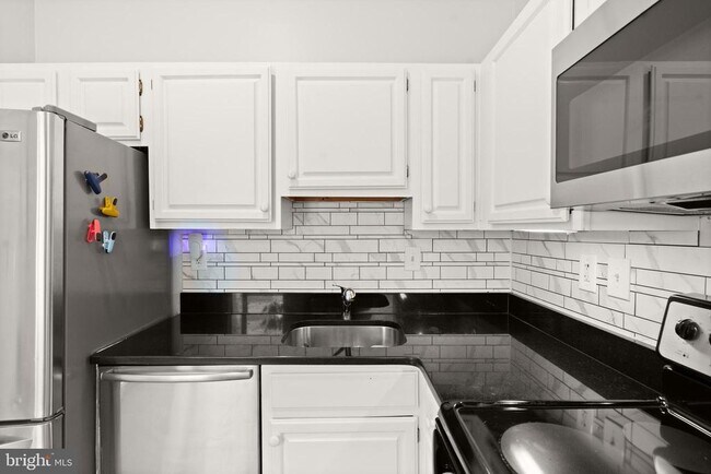 Building Photo - 1325 13th St NW