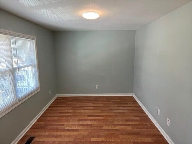 Building Photo - 1609 Fawn Vista Dr N