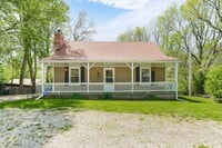 Building Photo - Spacious Independence home near Glendale Park | Updated kitchen & hardwood floors