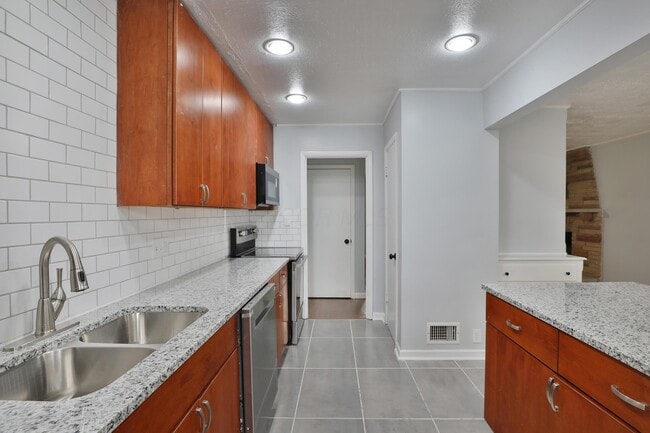 Building Photo - 4474 Starret Rd