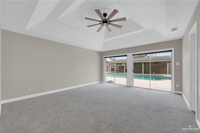Building Photo - 9812 Las-Palmas Dr