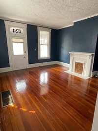 Building Photo - 624 W 12th St