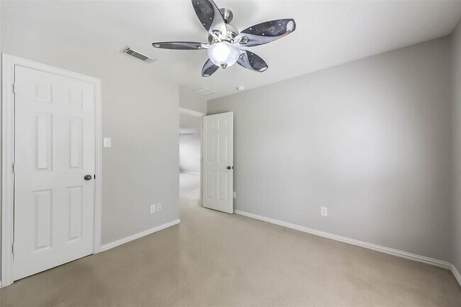 Building Photo - 2812 Chinaberry Park Ln