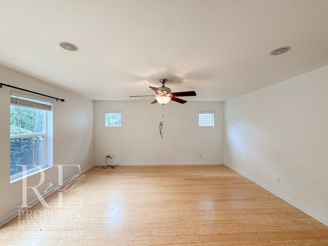 Building Photo - Spacious 4-Bedroom Home with Brand-New Carpet, Two Living Areas & Loft