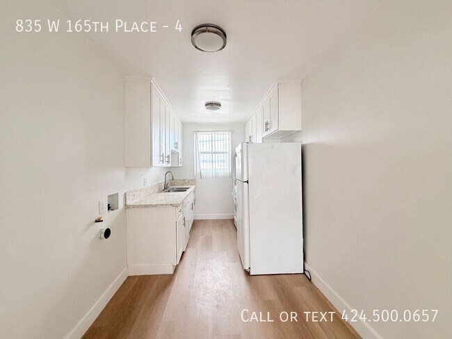 Building Photo - 835 W 165th Pl