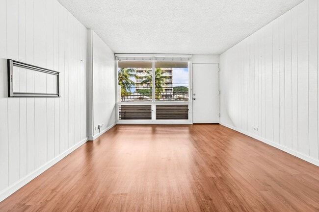 Building Photo - Bright and spacious 1 bedroom 1 bath condo in Makiki !