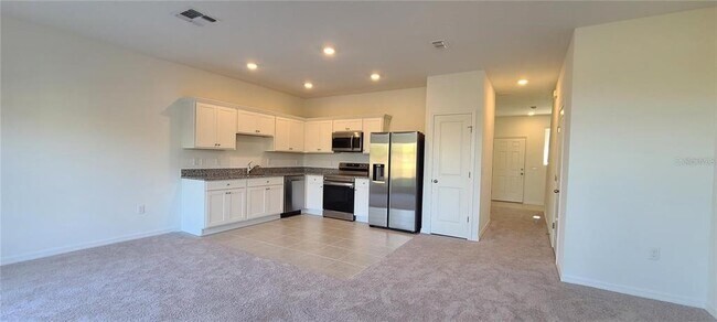 Building Photo - 393 Madison Dr