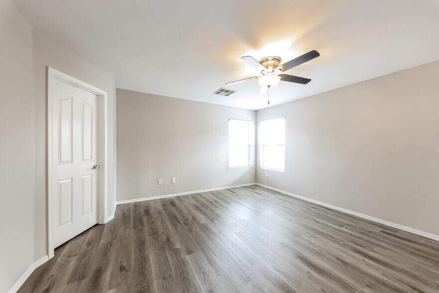 Building Photo - 4010 W Pollack St