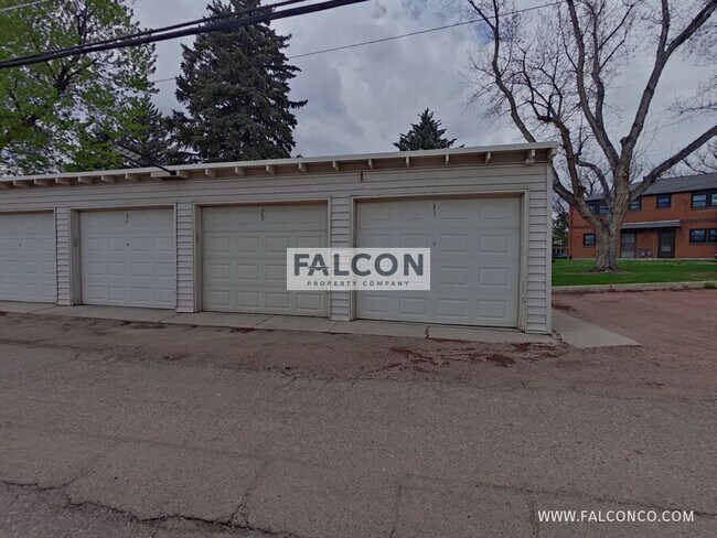 Building Photo - 2431 Paseo Rd