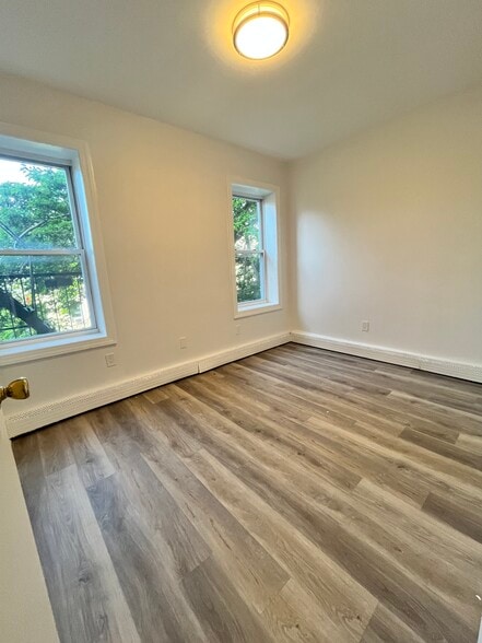 117 Wade St 2G - 121 Wade St