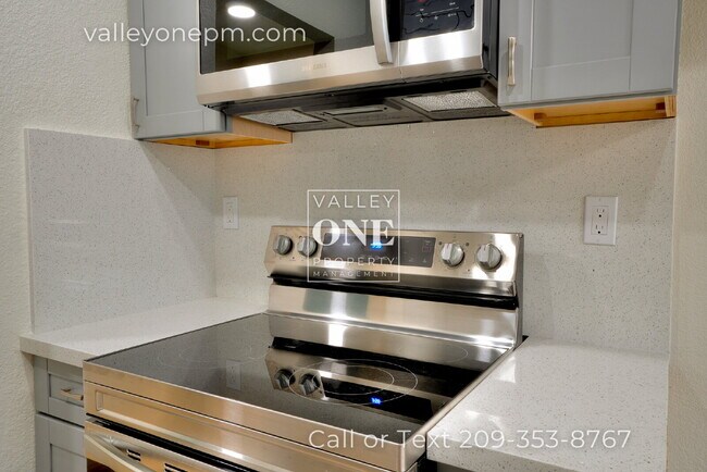 Building Photo - 1634 Arlington Ct