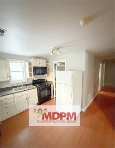 Building Photo - 9726 Log Cabin Trl