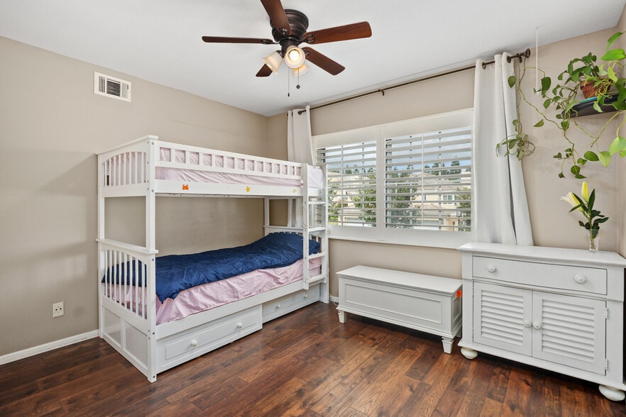 Building Photo - 66 Sandcastle