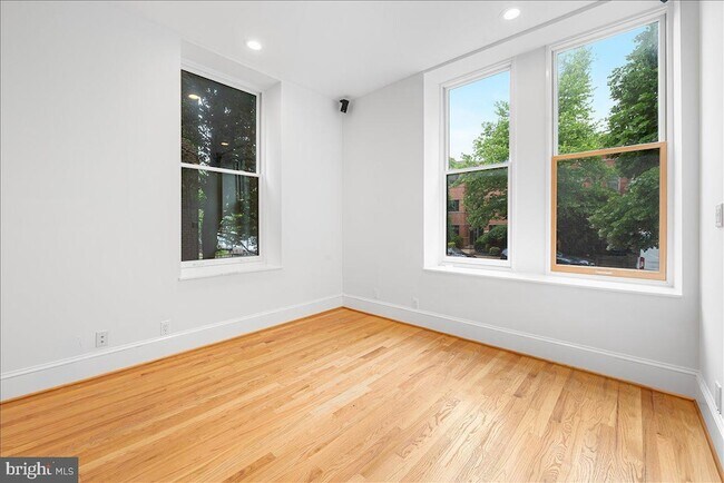 Building Photo - 1830 17th St NW