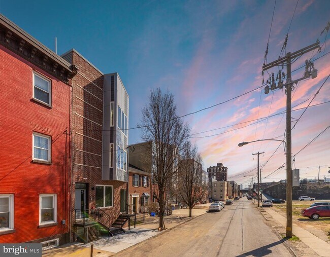 Building Photo - 1423 N 8th St