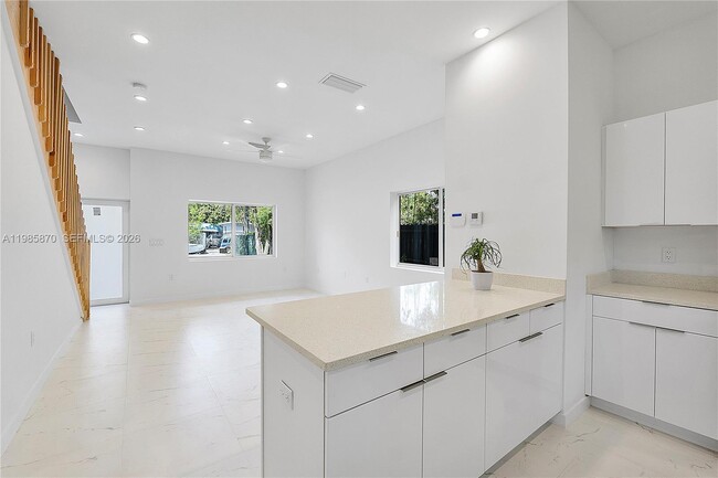 Building Photo - 5433 NW 5th Ave