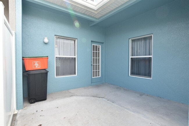 Building Photo - AVALON PARK 3br 3ba townhouse in Northwest...