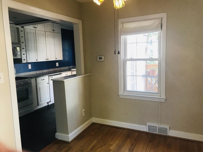 Building Photo - 2604 N Winchester St