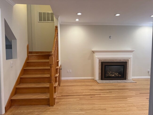 Building Photo - 3 Bed/2Bath Ready to Move In