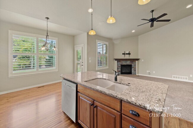 Building Photo - BEAUTIFUL 4BD + BONUS ROOM/3BA/3 CAR GARAG...
