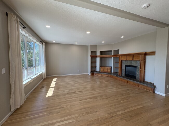 Building Photo - 10630 SW Kable St