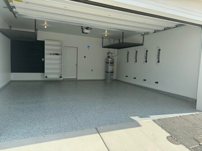 garage - 484 W Greenstone Pl