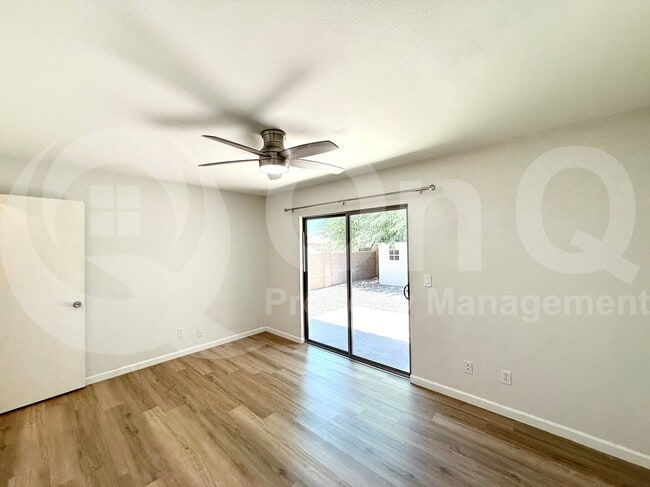 Building Photo - 6206 E Glencove St