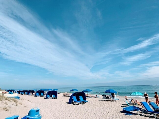 Building Photo - 1171 W Magnolia Cir