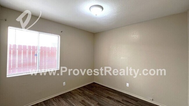 Building Photo - 9400 Nolina Dr