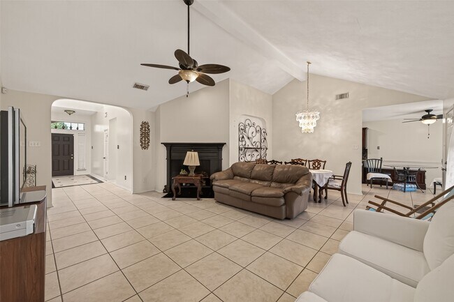 Building Photo - 8203 Paddington Pl Dr