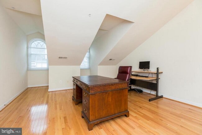 Building Photo - 8857 Ashgrove House Ln