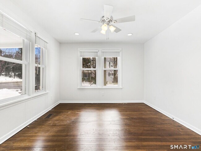 Building Photo - 229 Southfield Ave