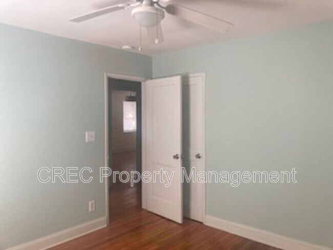 Building Photo - 9 Penn Ave