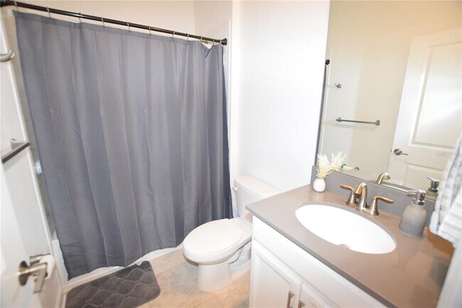 Building Photo - 5055 Hatchineha Ct