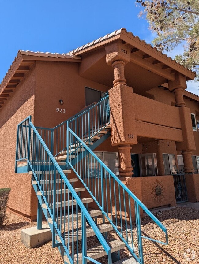 Building Photo - Rock Springs II Condo