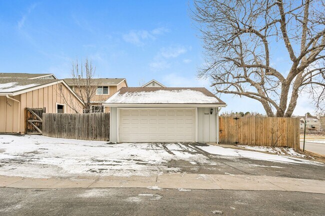 Building Photo - Spacious 4 Bed/2 Bath in Desirable Willow Creek.