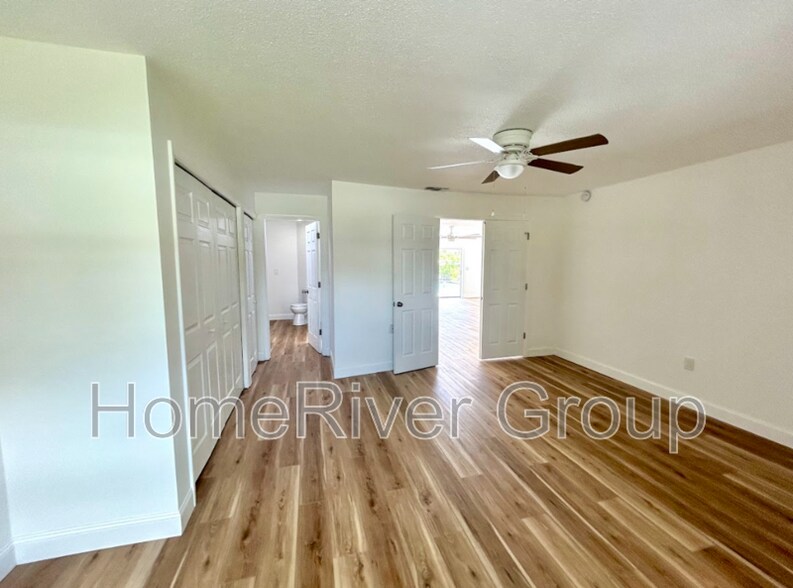 Building Photo - 565 Clearview Dr