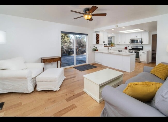 Building Photo - 60642 Devon Cir