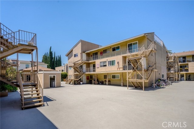 Building Photo - 10757 Hortense St
