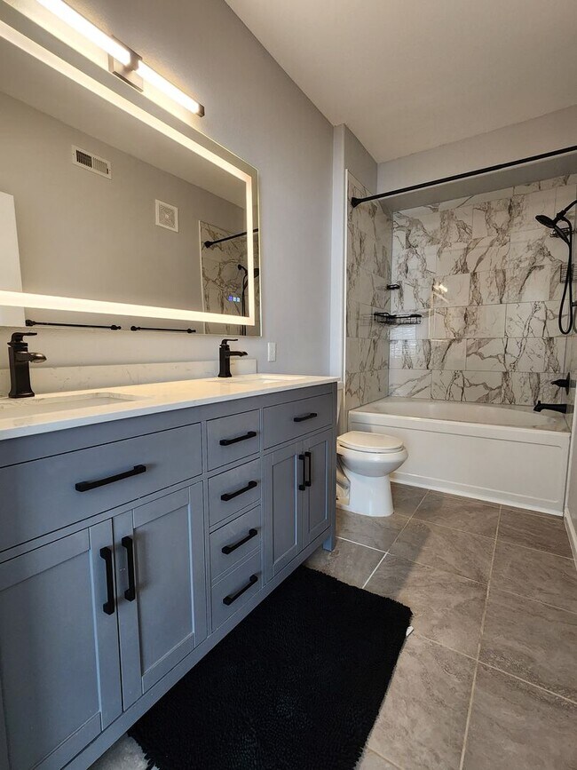 Building Photo - Amazing first floor condo in Littleton!!