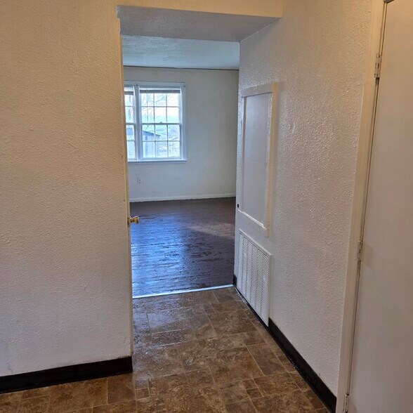 Building Photo - 531 NW 15th Dr